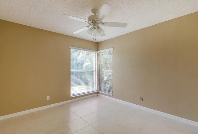 Residence photo 24