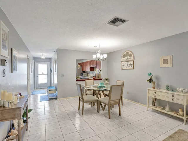 Unit 48 photo 17