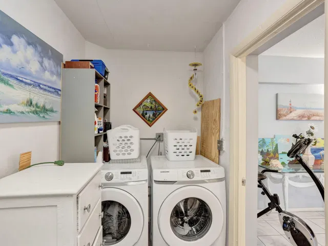 Unit 48 photo 36