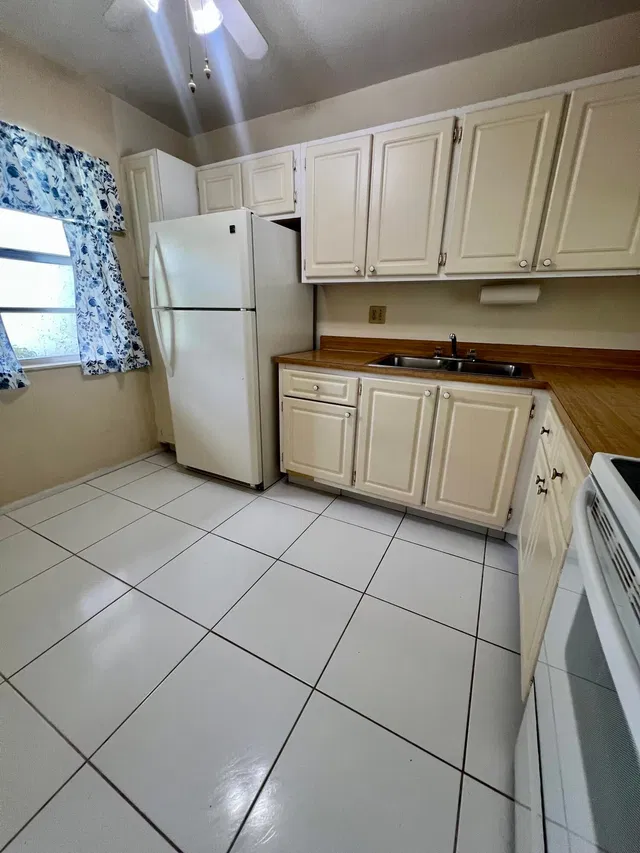 Residence photo 12