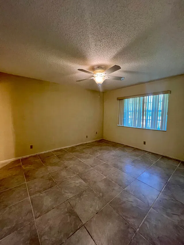 Residence photo 26