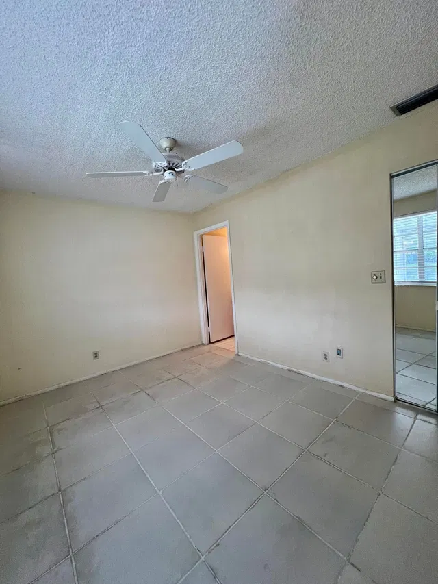 Residence photo 32