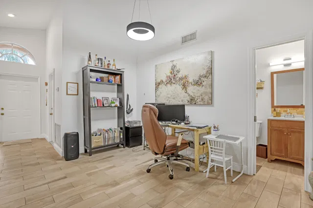 Residence photo 7