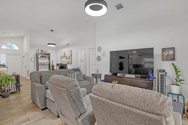 Residence photo 11