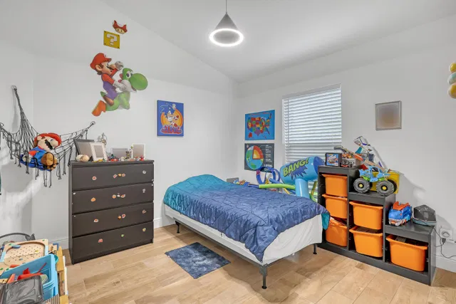 Residence photo 24