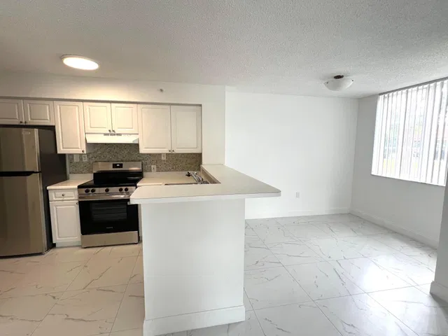 Unit 107 photo 3