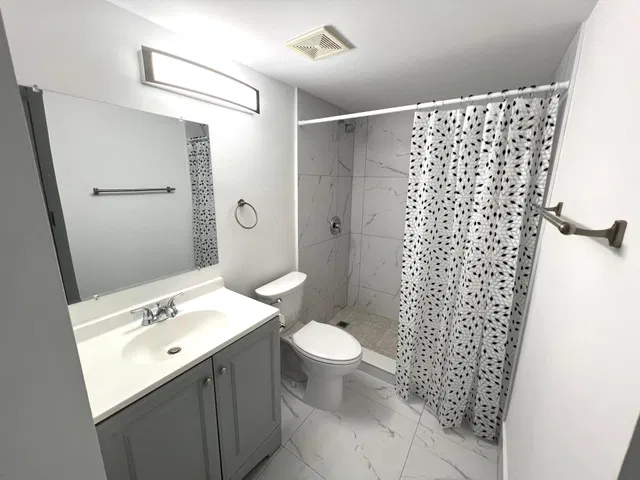 Unit 107 photo 7