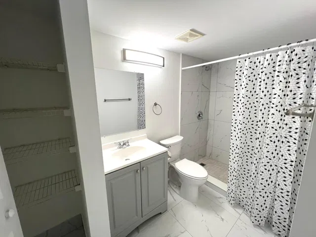 Unit 107 photo 8