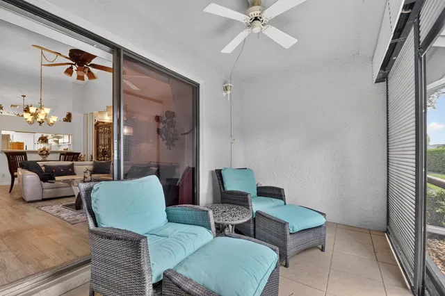  Residence photo 20