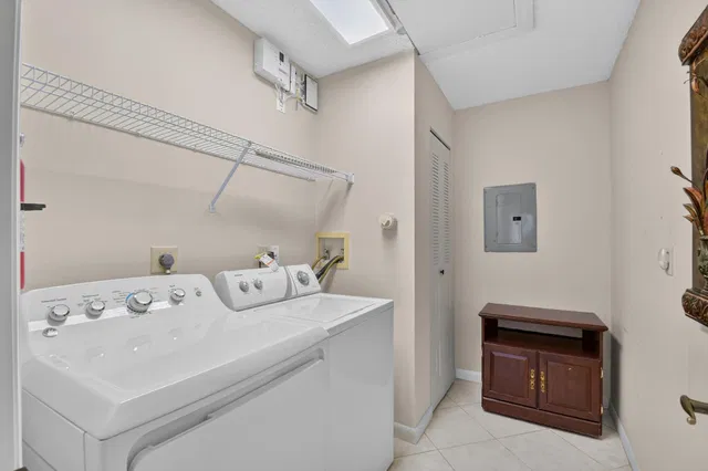  Residence photo 33