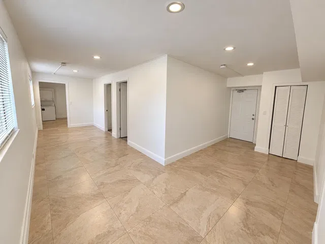 Residence photo 3
