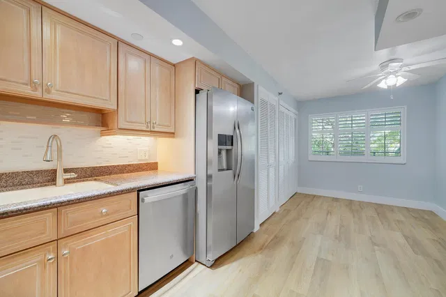 Unit 207 photo 12