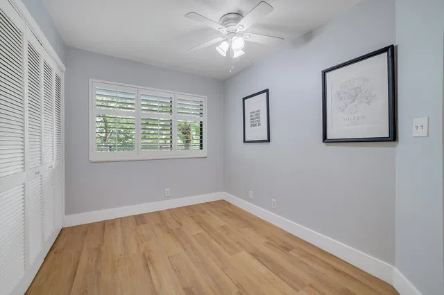 Unit 207 photo 14