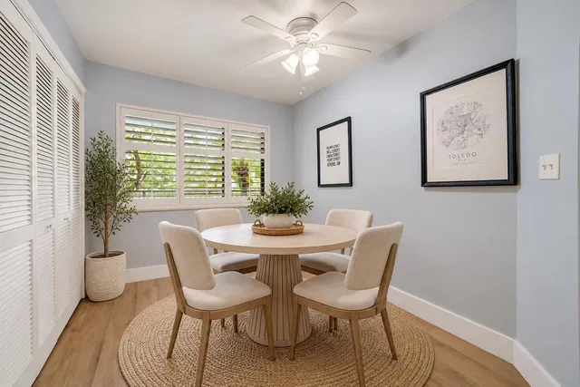 Unit 207 photo 15