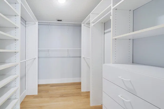 Unit 207 photo 22