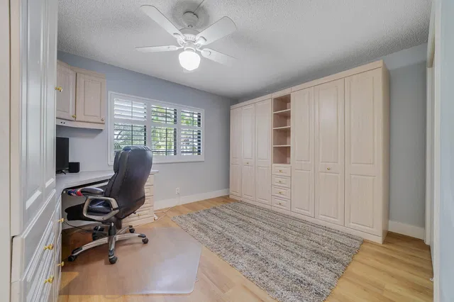 Unit 207 photo 26