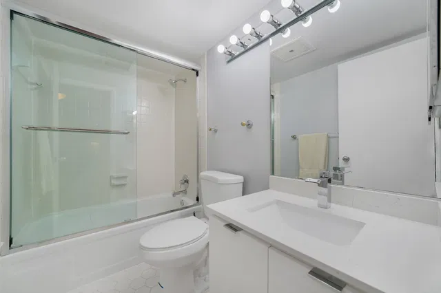 Unit 207 photo 28