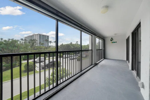 Unit 207 photo 31