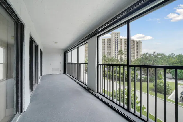 Unit 207 photo 33
