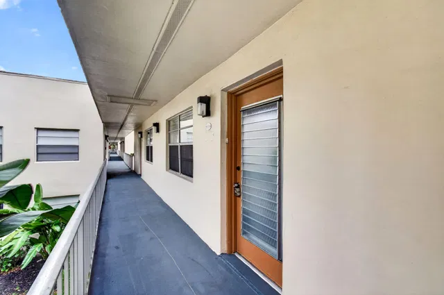Residence photo 2