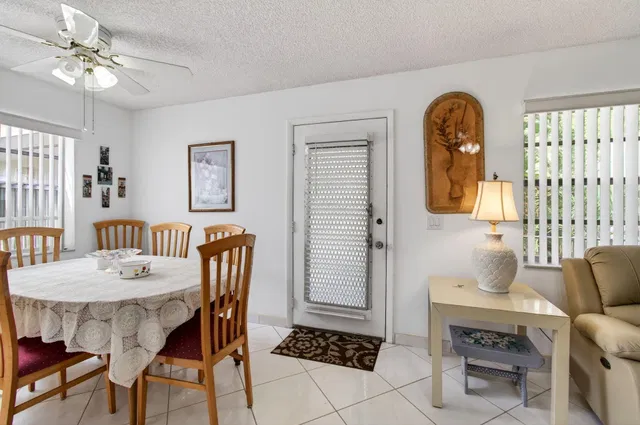 Residence photo 3