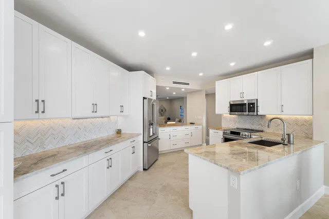 Unit 151 photo 12