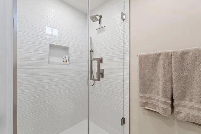 Unit 151 photo 23