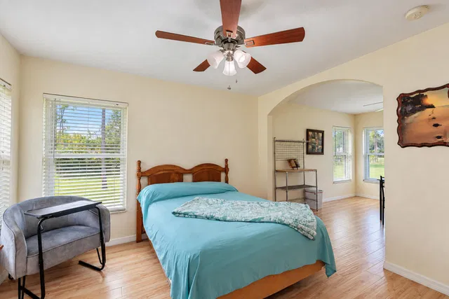 Residence photo 32