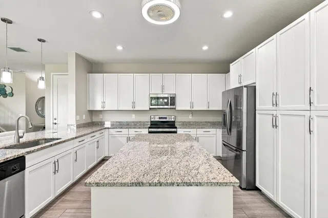  Residence photo 6