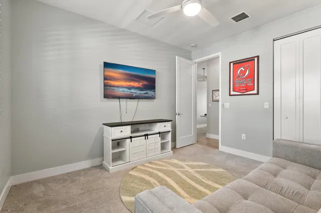  Residence photo 10