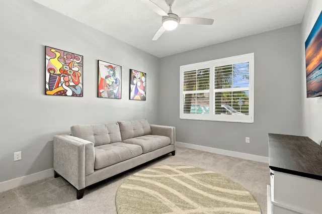  Residence photo 11