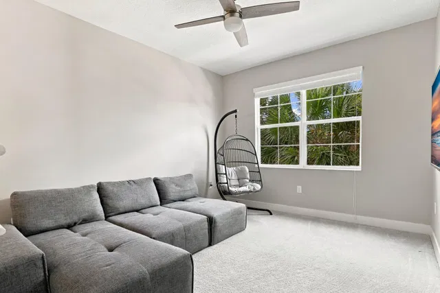  Residence photo 16