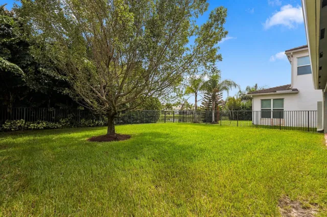  Residence photo 35
