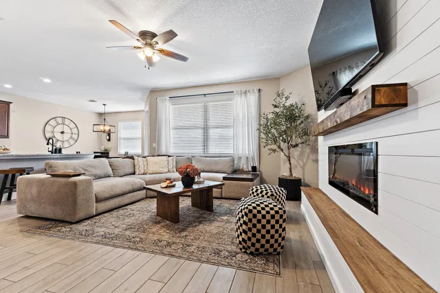 Residence photo 8