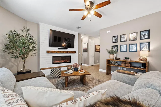 Residence photo 18