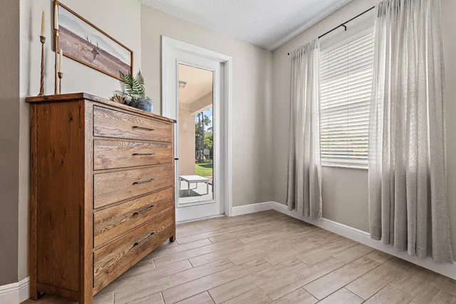 Residence photo 24