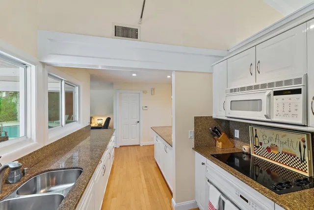  Residence photo 23