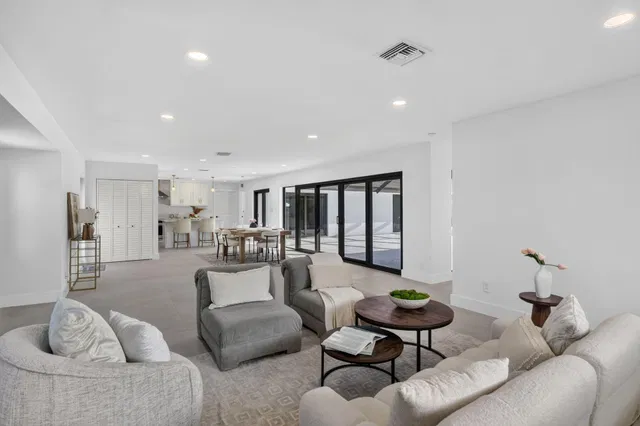 Residence photo 6