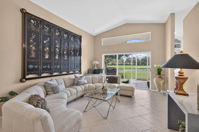 Residence photo 5