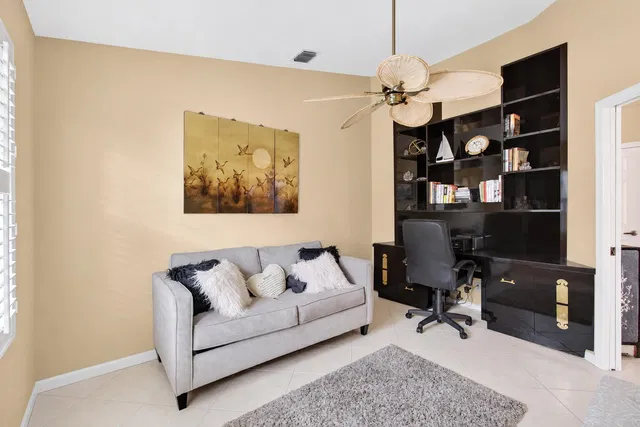 Residence photo 19