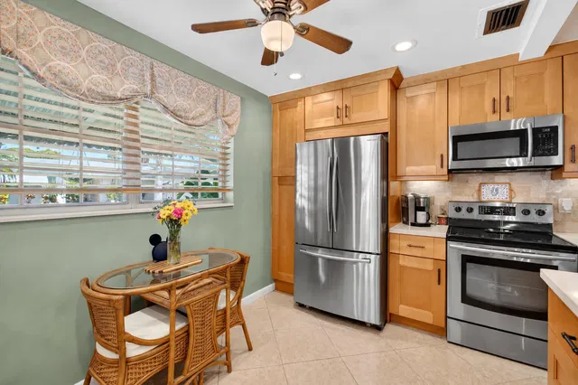  Residence photo 4