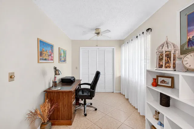  Residence photo 17
