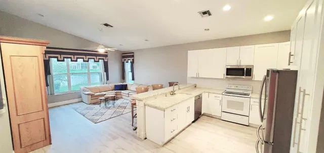  Residence photo 14