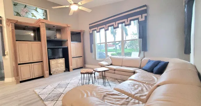  Residence photo 17
