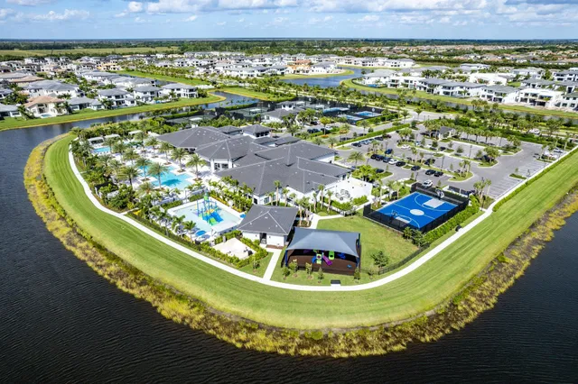 Boca Bridges Residence photo 80