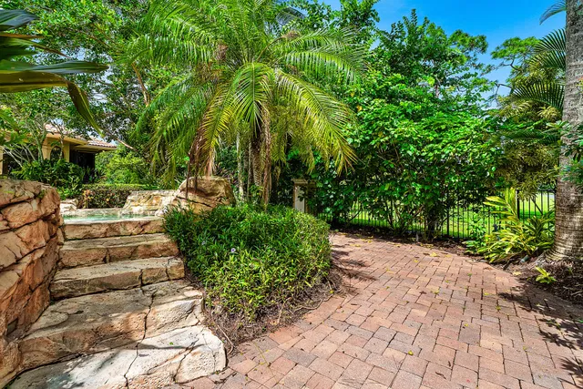 Residence photo 73