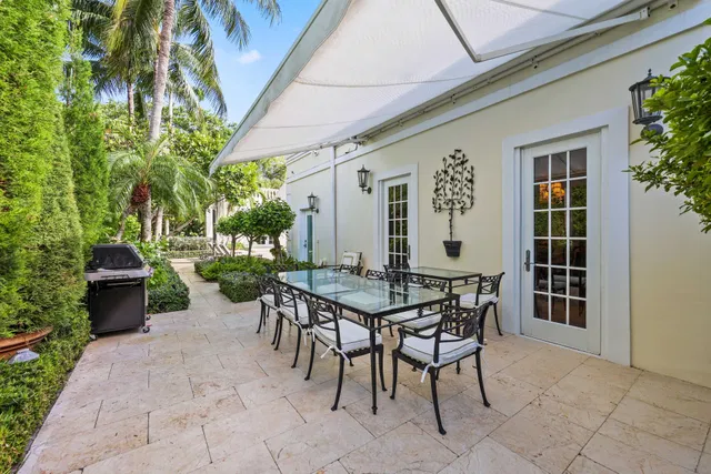 Royal Park Residence photo 34