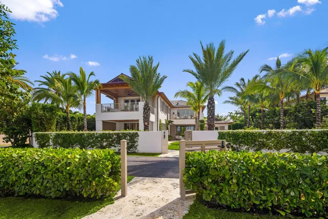 North End Palm Beach Residence photo 4
