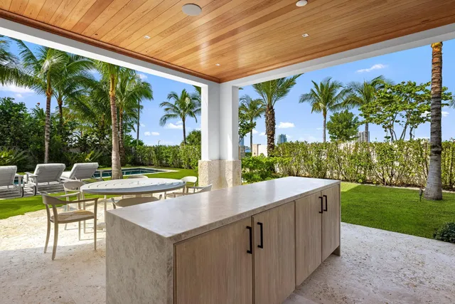 North End Palm Beach Residence photo 17