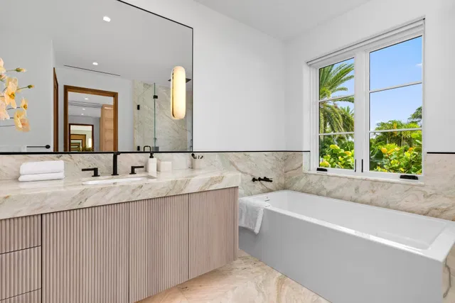North End Palm Beach Residence photo 41